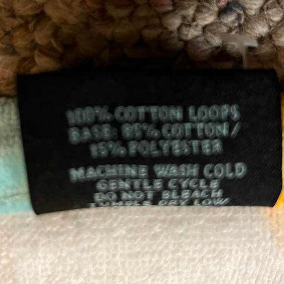 🆕 Cynthia Rowley Perfect Pineapple Oversized Beach Towel - Picture 8 of 11